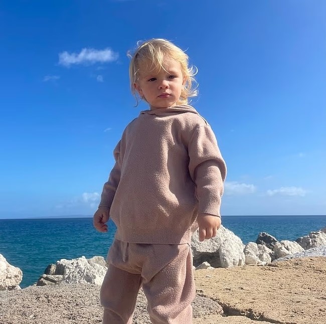 Ζάκυνθος: "Οι σφυρίχτρες και οι πυροβολισμοί κυνηγών τρόμαξαν το πίτμπουλ", λέει η μάνα του δίχρονου Λίο