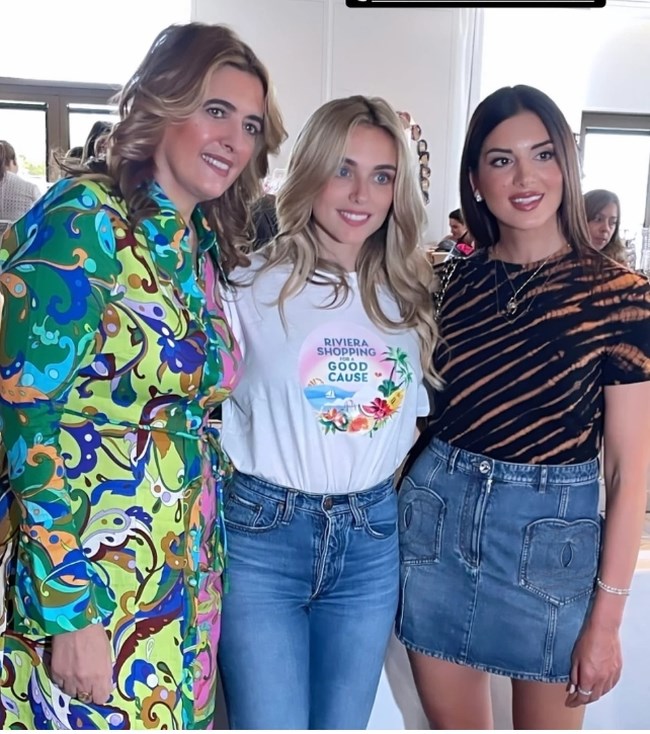 Μαριάννα Γουλανδρή Λαιμού: Η σπάνια πρωινή εμφάνιση με τη μητέρα της στην Αθηναϊκή Ριβιέρα - Μαμά και κόρη με σνίκερς