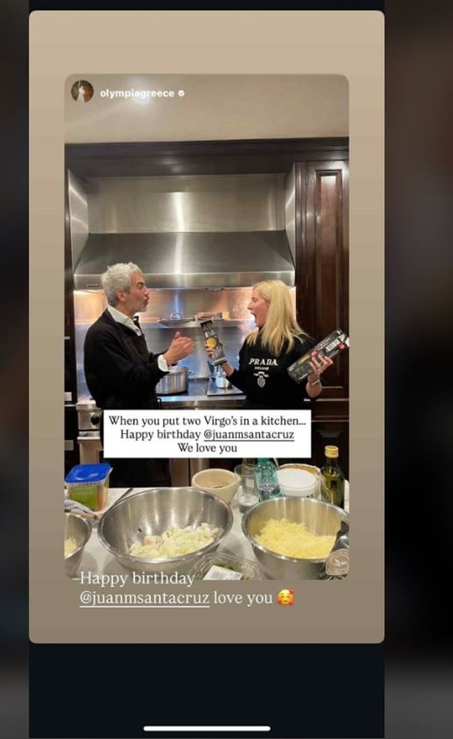 Η Μαρί Σαντάλ στην κουζίνα της - Mαγειρεύει με Prada φούτερ