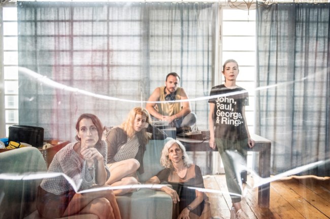 Η ζωή μιας γυναίκας, ο καθρέφτης της Ιστορίας - "Τα Χρόνια" της Νομπελίστριας Αννί Ερνώ