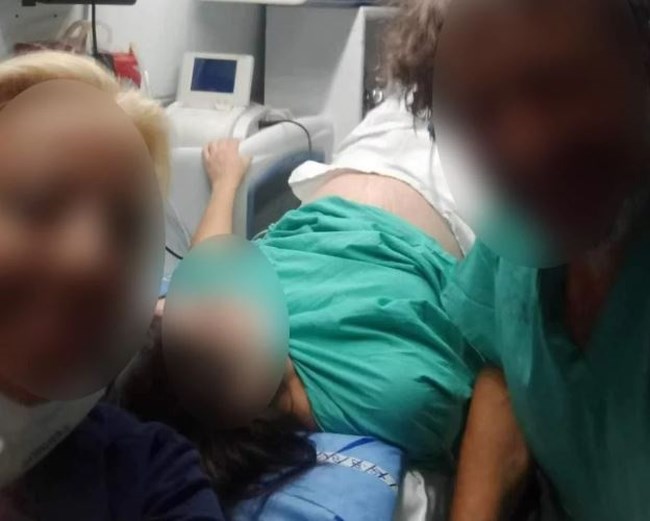 Φωτιά στην  Αλεξανδρούπολη: Εγκυος γέννησε μέσα σε ασθενοφόρο - Η δύσκολη εκκένωση του νοσοκομείου [εικόνες - βίντεο]
