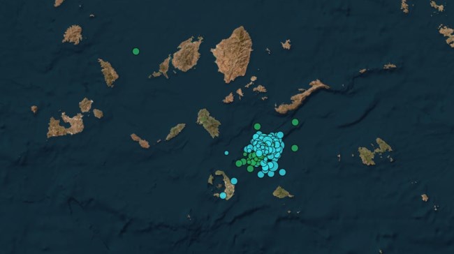 Μήνυμα 112 στη Σαντορίνη για κίνδυνο κατολισθήσεων λόγω των σεισμών - Απαγορεύεται η πρόσβαση σε τρεις περιοχές