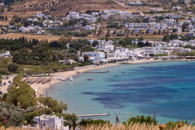 Αδεια η Πάρος στα μέσα Ιουλίου - Απογοητευτικές εικόνες από παραλίες και καταστήματα