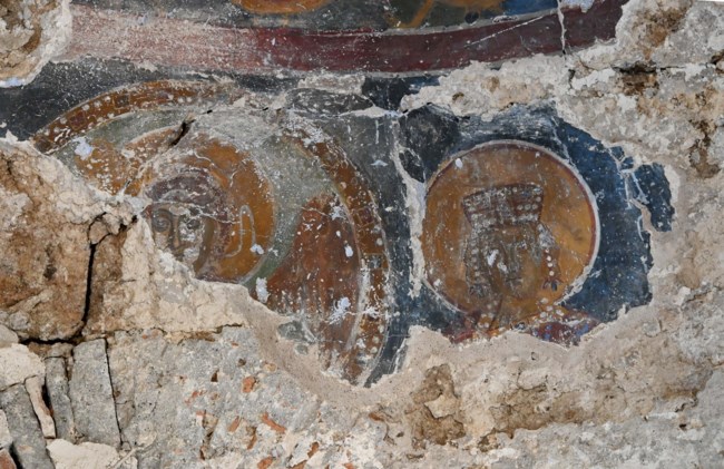 Άθικτες τοιχογραφίες αποκαλύφθηκαν στον ιστορικό ναό του Αγίου Νικολάου, στο Μεσοπόταμο [Εικόνες]