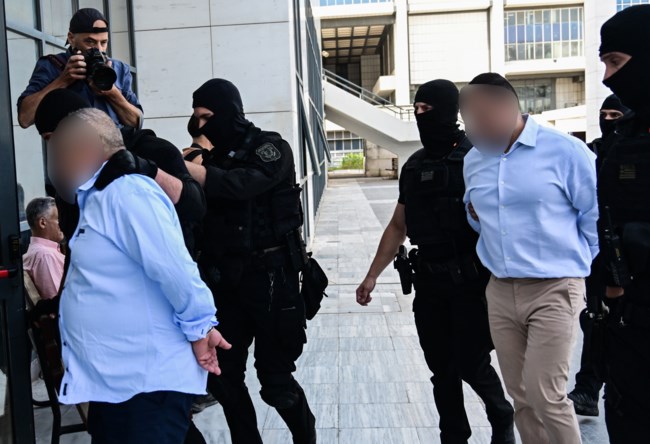 ΔΙΚΗ ΚΑΡΑΙΒΑΖ