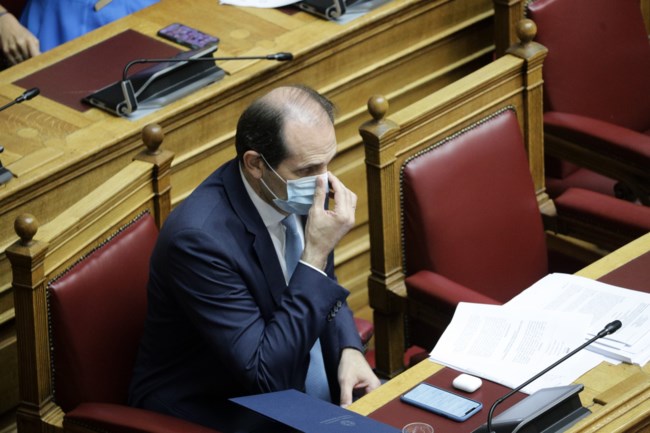 Κορονοϊός: Όλοι με μάσκες στη Βουλή - Υπουργοί, βουλευτές, υπάλληλοι, φωτορεπόρτερ, δημοσιογράφοι [εικόνες]