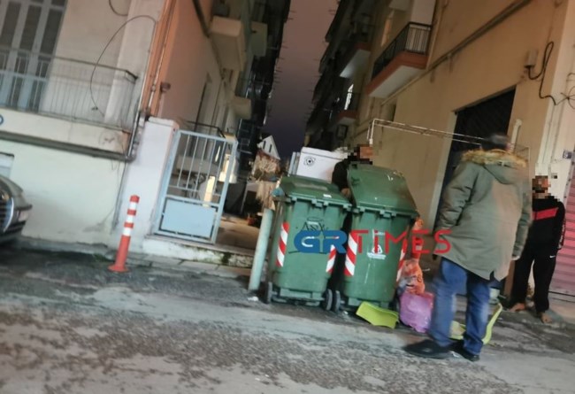 Θεσσαλονίκη: Επιχείρησε να "μπουκάρει" με το αυτοκίνητο στο σπίτι της πρώην συντρόφου του [Βίντεο]