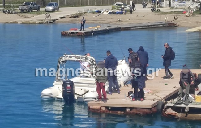 Σκαφάτος Αχιλλέας Μπέος: Με το 8μετρο φουσκωτό του επιθεώρησε το νέο "Nammos" που χτίζεται απέναντι από τη Σκιάθο