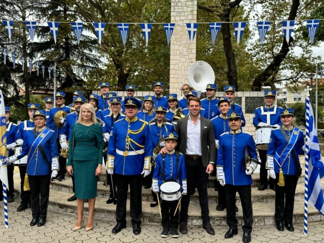Θερμή υποδοχή Κασσελάκη στην Έδεσσα: "Είμαστε μαζί σου, μην το βάλεις κάτω" [εικόνες - βίντεο]