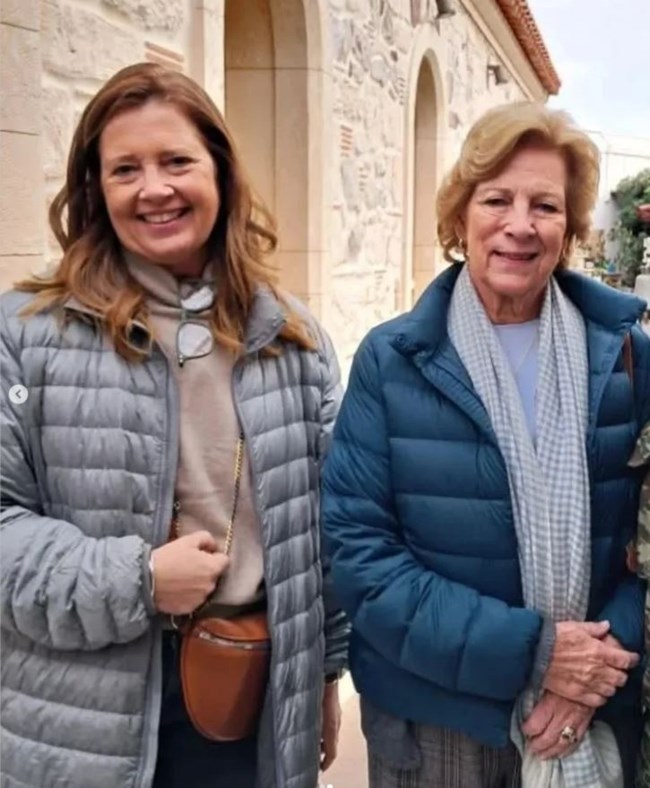 Άννα Μαρία και Αλεξία Ντε Γκρες: Η φωτογραφία από μοναστήρι στην Αίγινα