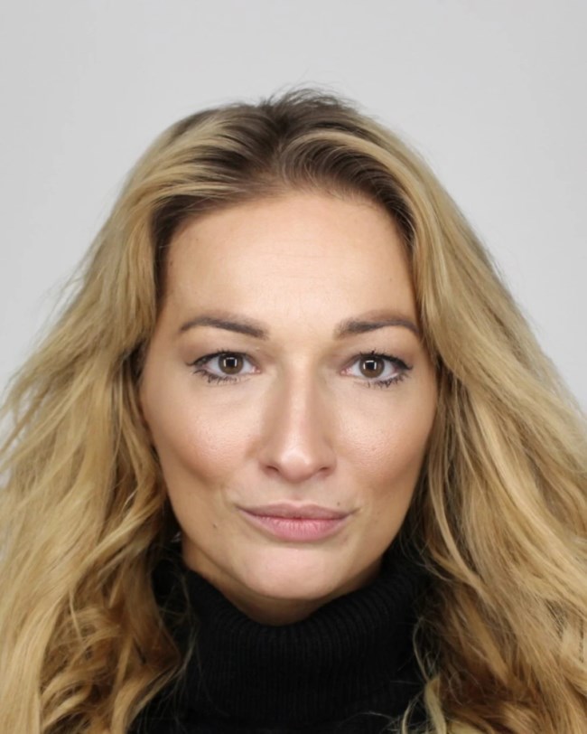 Η περιζήτητη escort επωνύμων που έκανε... ζωάρα χωρίς να πληρώνει: Πώς ένας ταξιτζής κατάφερε να "τσακώσει" την απατεώνισσα