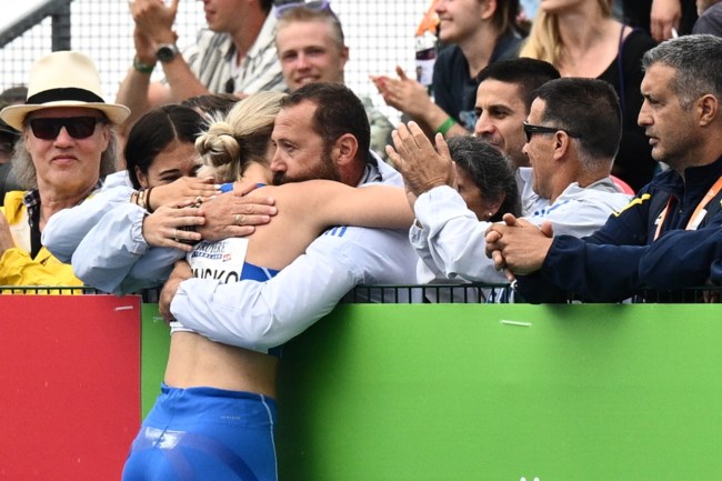 Ελίνα Τζένγκο