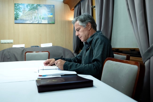 Ουκρανία: Αιφνιδιαστική επίσκεψη του Αμερικανού ΥΠΕΞ Άντονι Μπλίνκεν στο Κίεβο