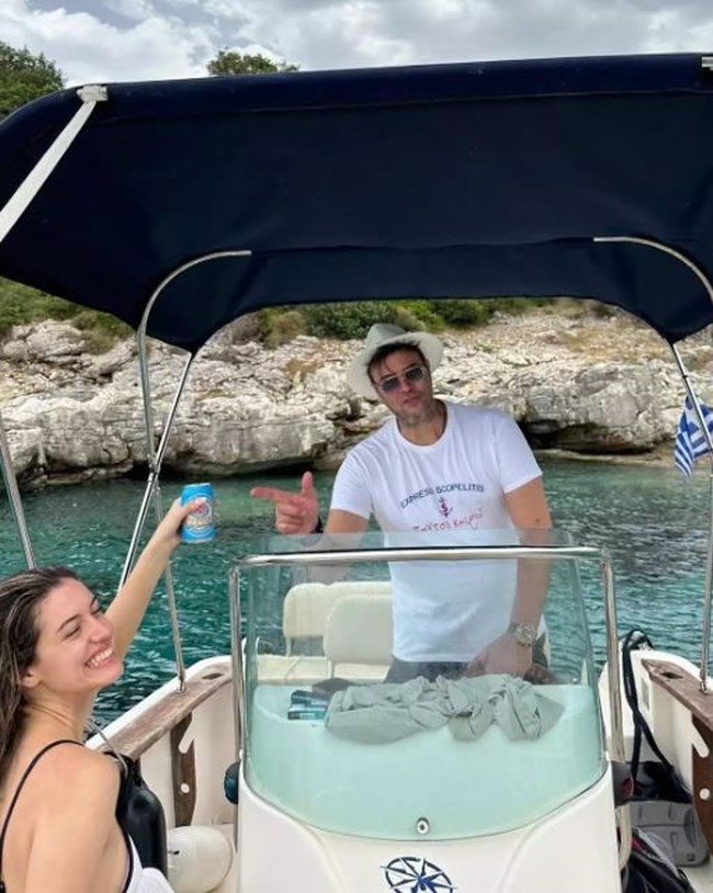 ΛΑΜΠΗΣ ΛΙΒΙΕΡΑΤΟΣ