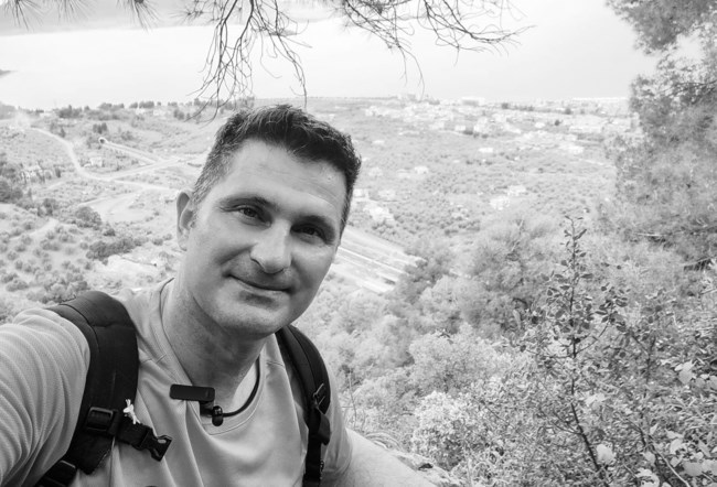 Ευρυτανία: Θρήνος για τον ΕΚΑΒίτη που έπεσε με τη μηχανή σε γκρεμό - Πώς χάθηκαν 6,5 σημαντικές ώρες