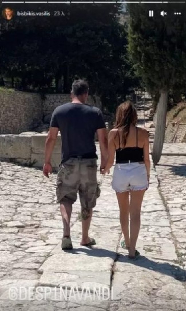 Δέσποινα Βανδή - Βασίλης Μπισμπίκης: Ρομαντικές στιγμές στο Ρέθυμνο [εικόνες]