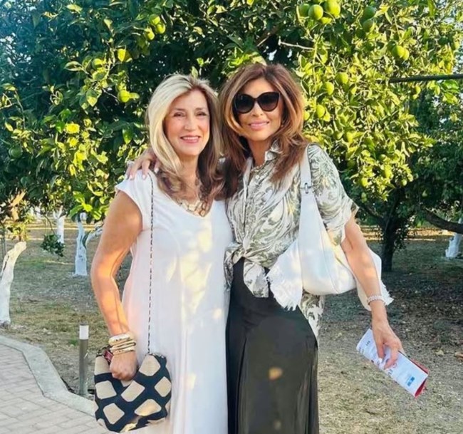 Μιμή Ντενίση: Super chic στη Χίο - Οικογενειακώς στο νησί για το φεστιβάλ του