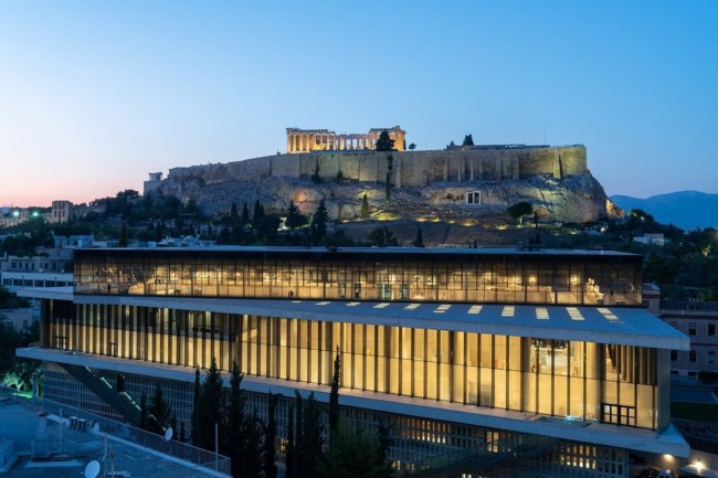 ΣτΕ: Προθεσμία έξι μηνών για να κατεδαφιστούν οι αυθαίρετοι όροφοι του ξενοδοχείου Coco Mat που κρύβουν την Ακρόπολη