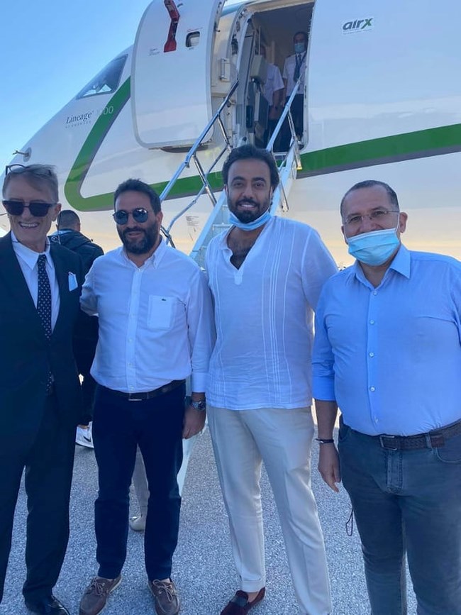 Σαουδάραβας πρίγκιπας έφτασε για διακοπές στην Κρήτη - Με ιδιωτικό τζέτ, λιμουζίνες, σκυλιά και δεκάδες βαλίτσες [εικόνες]