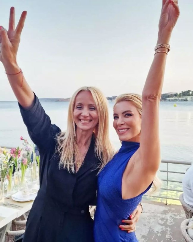 ΚΑΤΕΡΙΝΑ ΓΕΝΕΘΛΙΑ