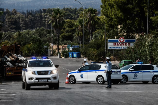 Δραματική προειδοποίηση Καλλιάνου: Ελέγξτε τη φωτιά στη Βαρυμπόμπη - Ερχονται άνεμοι έως 8 μποφόρ