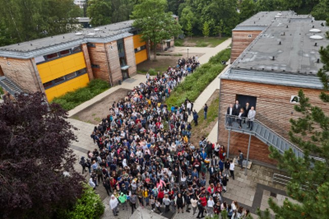 Συναγερμός στη Γερμανία: Πληροφορίες για εισβολή ένοπλου νεαρού σε σχολείο - Σε εξέλιξη αστυνομική επιχείρηση