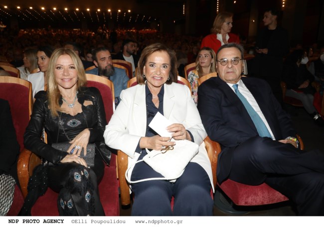 Μαριάννα Λάτση: Η εντυπωσιακή εμφάνιση στα δερμάτινα σε πρεμιέρα