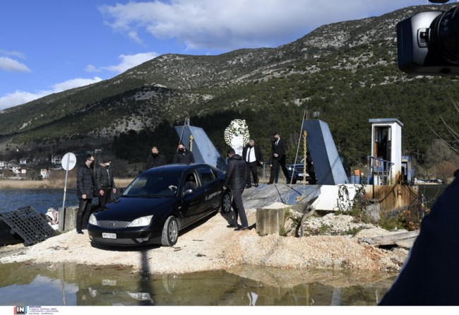 Κάρολος Παπούλιας