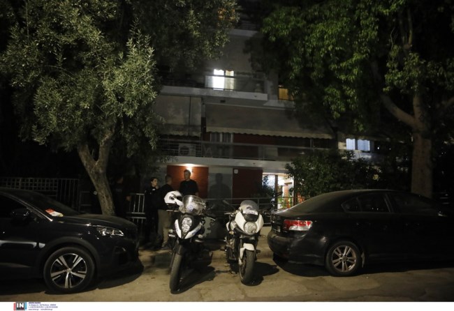 Νεκρό ζευγάρι στον Ν. Κόσμο: "Ηταν πολύ άρρωστη κι αυτός ήταν πολύ στενοχωρημένος" - Υποψίες για φόνο και αυτοκτονία