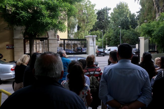 Μονή Πετράκη_συγκέντρωση πιστών