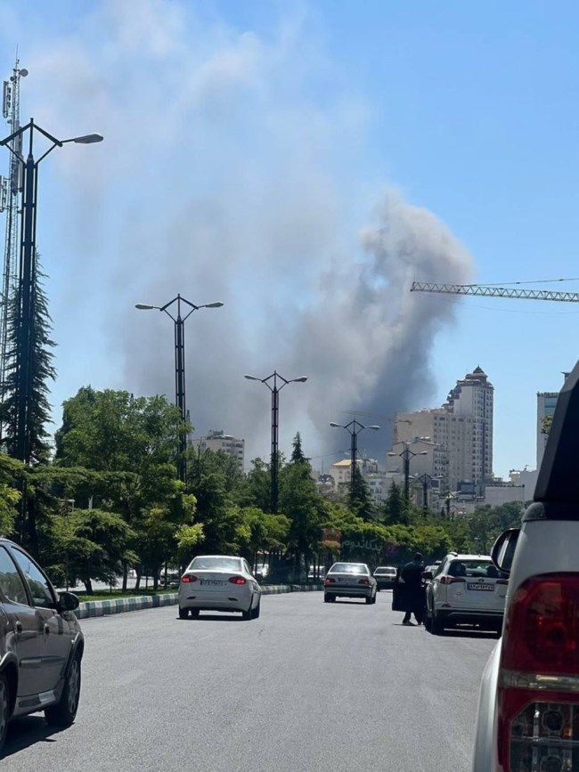 Ισχυρές εκρήξεις συγκλονίζουν την Τεχεράνη