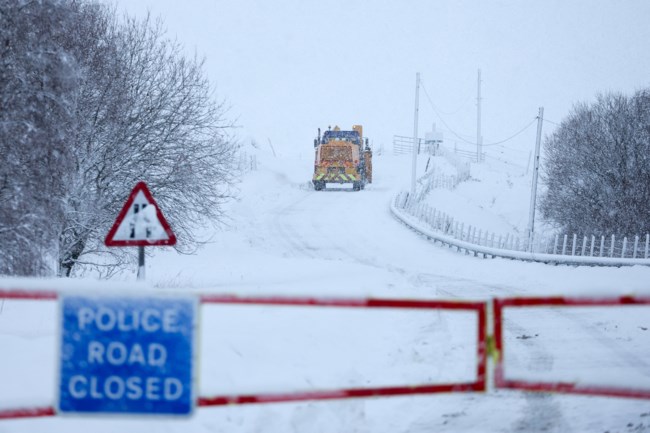 Μαίνεται η κακοκαιρία στην Ευρώπη: Χάος στις μετακινήσεις - Κίνδυνος χιονοστιβάδας στις αυστριακές Άλπεις