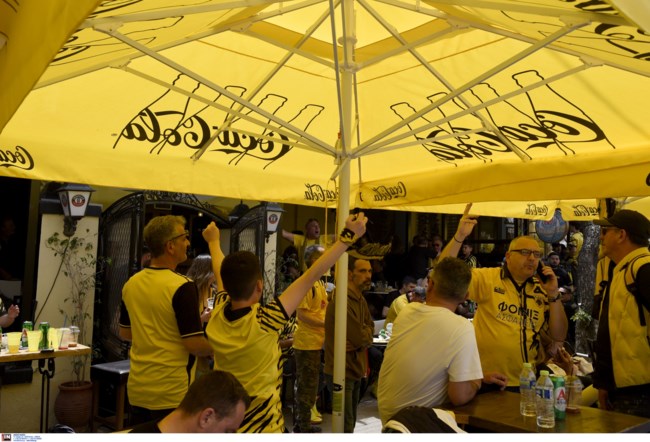AEK: Τρέλα στη Νέα Φιλαδέλφεια- Από νωρίς οι φίλοι της Ένωσης για τη φιέστα πρωταθλήματος [Εικόνες-Βίντεο]