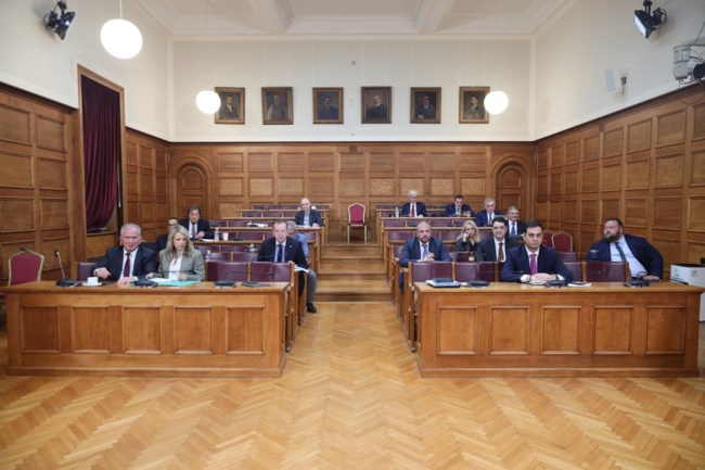 Εξεταστική ΟΠΕΚΕΠΕ: Κόλαφος για Αυγενάκη οι καταγγελίες Τυχεροπούλου - Την πίεζαν να πληρώσει παρανόμως τον "Φραπέ"
