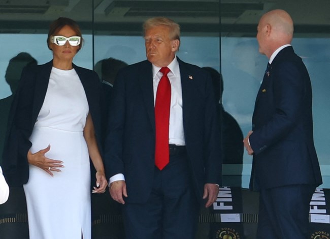 Πώς ο Τραμπ άλλαξε γνώμη για τον Πούτιν: Οι αντιδράσεις της Μελάνια και το "Oh, really?" που τον επηρέασαν