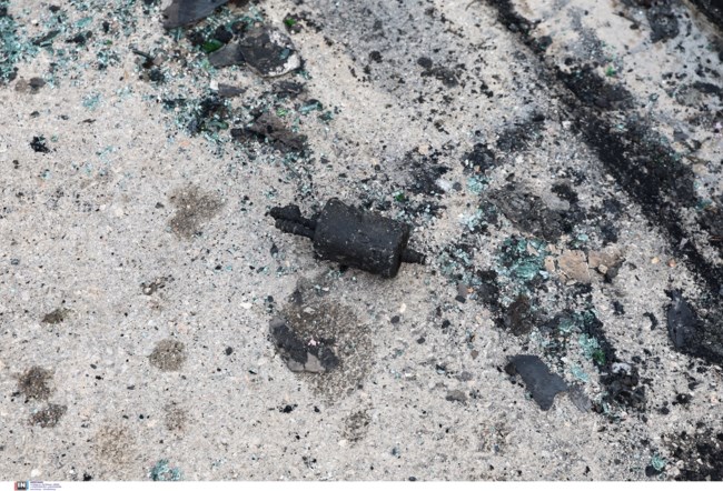 Επίθεση με μολότοφ έξω από το σπίτι της προέδρου του Αρείου Πάγου: Στόχος ήταν ο αστυνομικός - Έσβησε τη φωτιά από το σώμα του