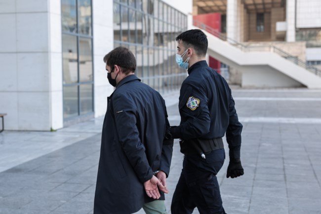 Οργή για την αναβολή της δίκης του προπονητή ιστιοπλοΐας- Ξέσπασε η Αμαλία: "Υφίσταμαι έναν ακόμη βιασμό"