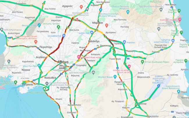 Ταλαιπωρία χιλιομέτρων στον Κηφισό μετά από δύο τροχαία - Live η κίνηση
