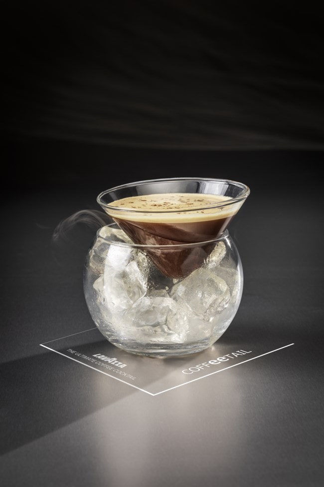 Καλοκαιρινό απεριτίφ με coffetail από τη Lavazza