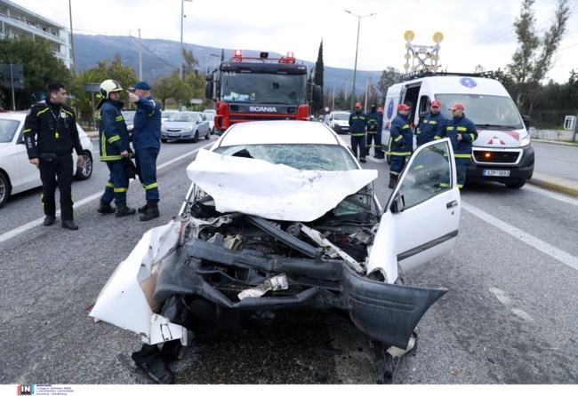 Ξεκληρίστηκε οικογένεια στην Κατεχάκη: Νεκροί πατέρας, μητέρα και γιος - Πώς έγινε το σοκαριστικό τροχαίο [εικόνες]