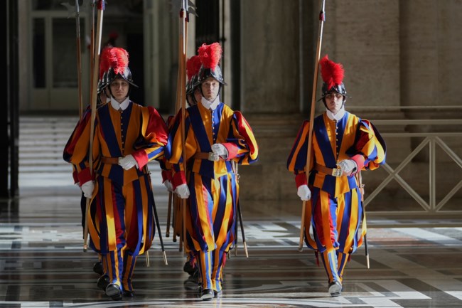 ΠΑΠΑΣ ΦΡΑΓΚΙΣΚΟΣ ΕΛΒΕΤΙΚΗ ΦΡΟΥΡΑ
