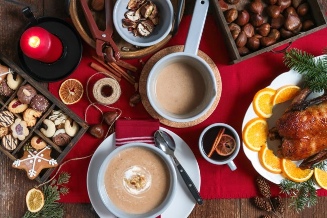 Οι σούπες των γιορτών: 4 προτάσεις για το απόλυτο ορεκτικό του χριστουγεννιάτικου τραπεζιού