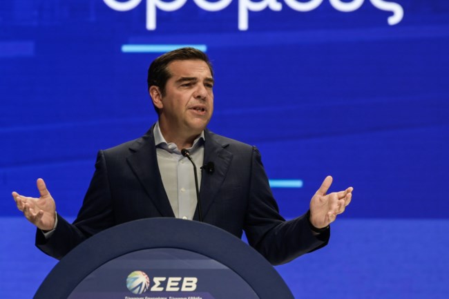 Τσίπρας στον ΣΕΒ: "Το πραγματικό Μητσοτάκης effect το βλέπουμε στην εκτόξευση του κόστους διαβίωσης"