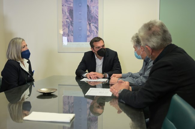 Στο Πανεπιστημιακό Νοσοκομείο Λάρισας ο Τσίπρας - Ενημερώθηκε για την κατάσταση της υγείας των τραυματιών