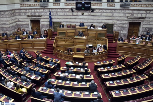 Κόντρα στη Βουλή: Ο Μητσοτάκης κάλεσε τη Γεννηματά να μην γίνει... Τσίπρας