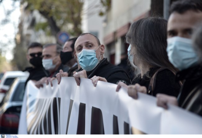Συγκέντρωση ηθοποιών έξω από το υπ. Πολιτισμού – Ζητούν παραίτηση Μενδώνη [εικόνες]