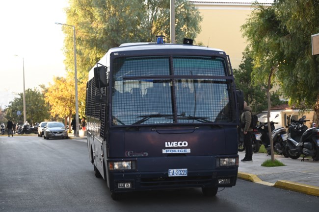 ΟΠΕΚΕΠΕ: Ελεύθερη η μητέρα του αρχηγού της εγκληματικής οργάνωσης και άλλοι δύο κατηγορούμενοι