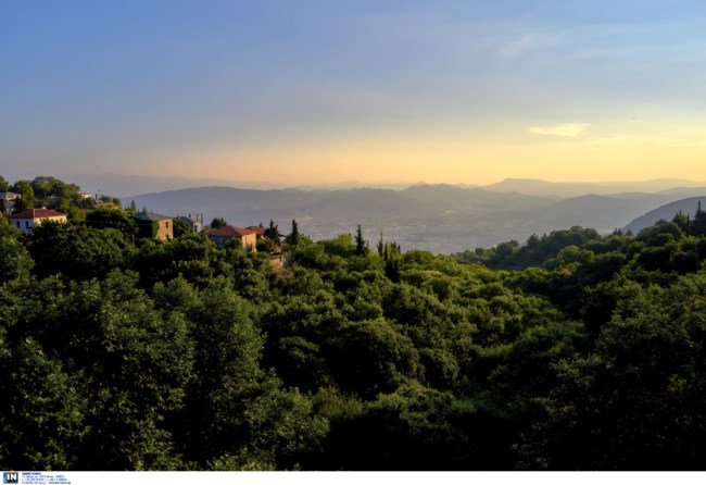 Πάσχα... εντός Περιφέρειας: Ρεκόρ ζήτησης για τουριστικά καταλύματα σε όλη τη χώρα