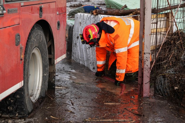 "Ντροπή, χάνονται περιουσίες": Μεγάλες ζημιές στη Λέσβο από τις πλημμύρες - Οργισμένοι οι κάτοικοι