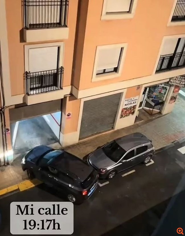 Ισπανία - Βαλένθια: Συγκλονιστικό βίντεο δείχνει πώς οι δρόμοι έγιναν ποτάμια σε ελάχιστα λεπτά - Τουλάχιστον 205 οι νεκροί